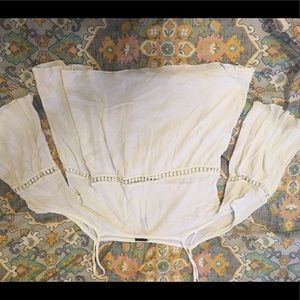 3 for $10 🌼 White bell sleeve top